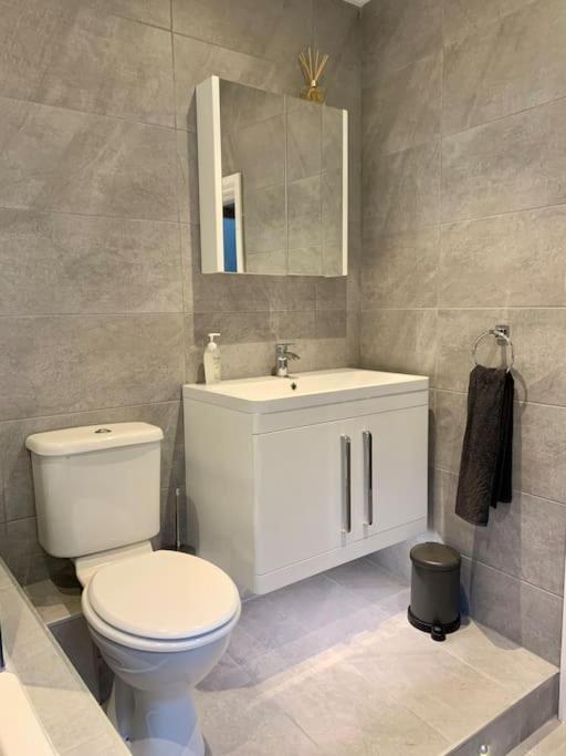Renovated Miner'S Cottage - Family & Dog Friendly Abertillery ภายนอก รูปภาพ
